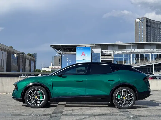 Lotus Eletre — Фото автомобиля 3