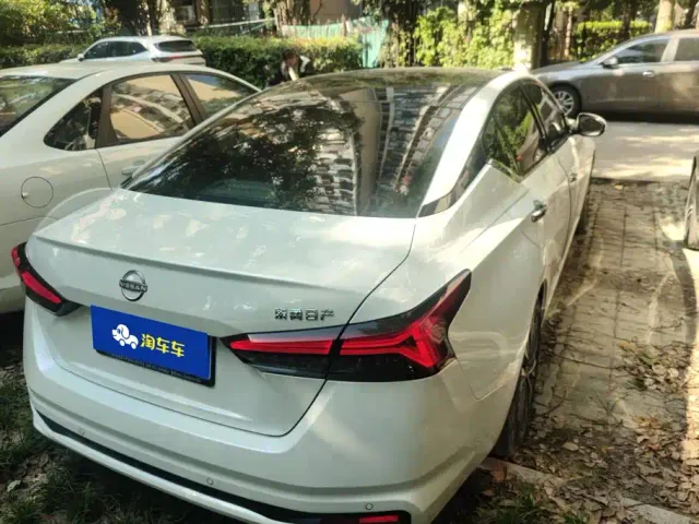 Nissan Teana — Фото автомобиля 3