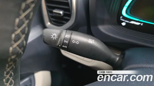 Hyundai Venue — Фото автомобиля 29