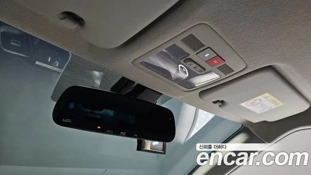 Hyundai Venue — Фото автомобиля 24