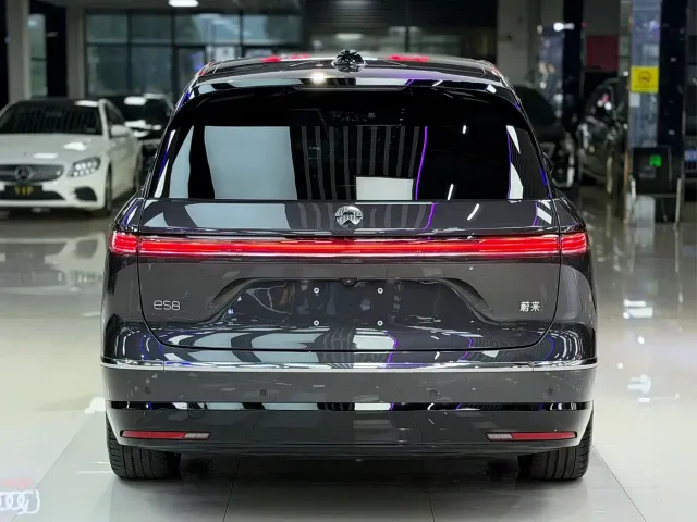 Nio ES8 — Фото автомобиля 14
