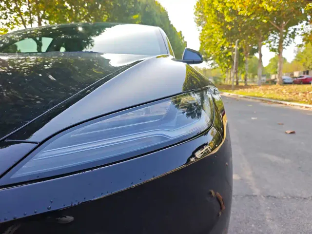 Tesla Model 3 — Фото автомобиля 10