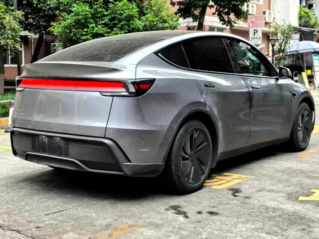 Tesla Model Y — Фото автомобиля 2