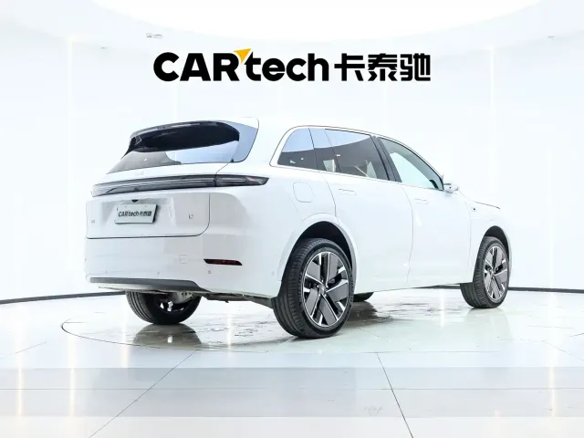 Li Auto L7 — Фото автомобиля 10