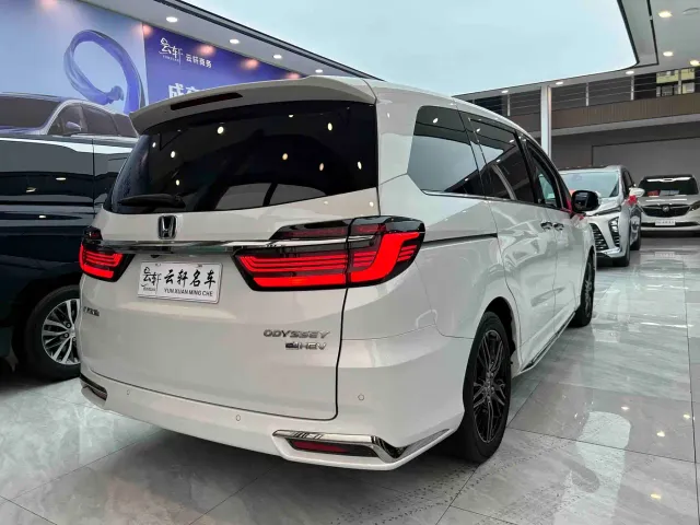 Honda Odyssey — Фото автомобиля 22