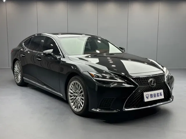 Lexus LS — Фото автомобиля 3