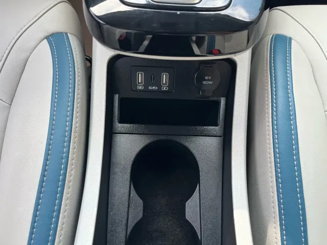 BYD Yuan Pro — Фото автомобиля 30