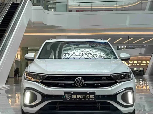 Volkswagen T-Roc — Фото автомобиля 2