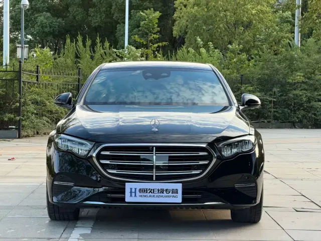 Фотография автомобиля — Mercedes-Benz E-Class
