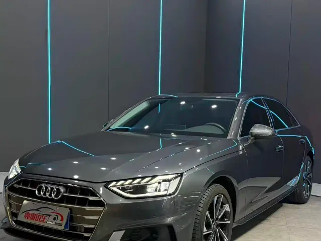 Фотография автомобиля — Audi A4L
