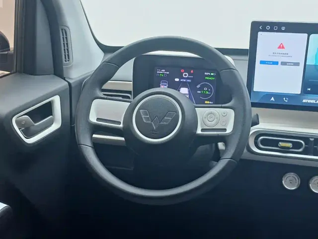 Wuling Hongguang Mini EV — Фото автомобиля 10