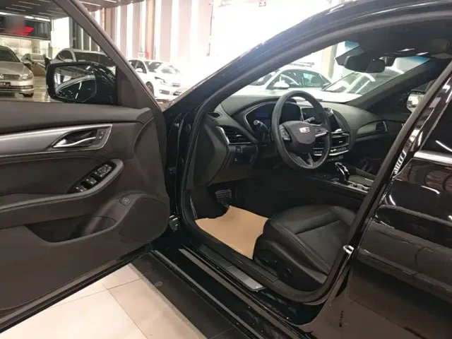 Cadillac CT5 — Фото автомобиля 15