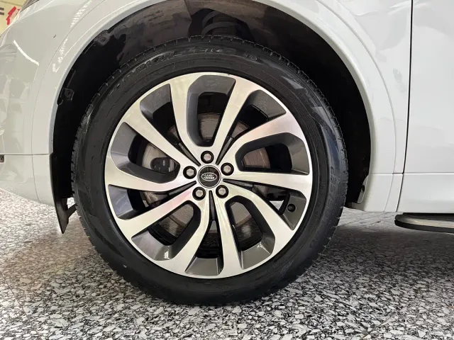 Land Rover Discovery Sport — Фото автомобиля 14