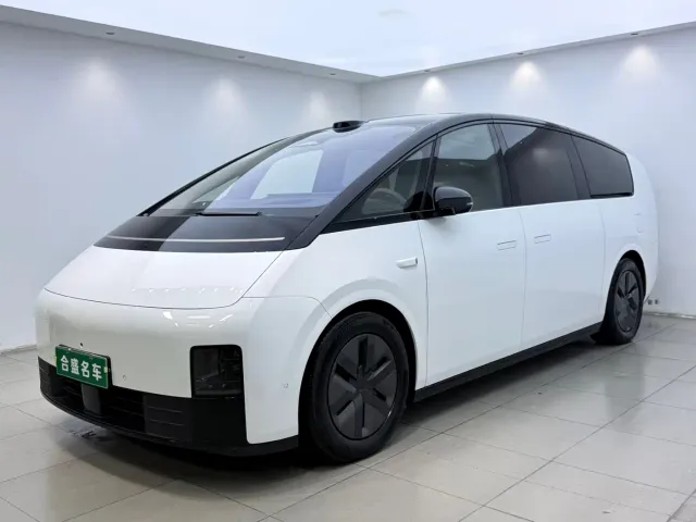 Фотография автомобиля — Li Auto MEGA