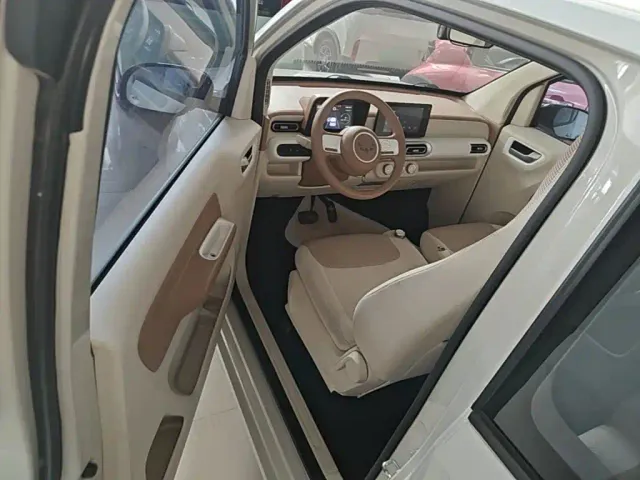 Wuling Motors Hongguang MINIEV 2024 Model 3rd Generation 170km — Фото автомобиля 15