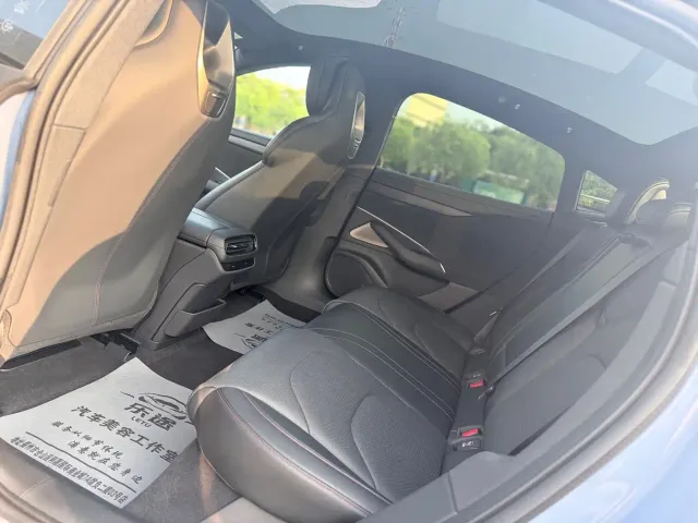 Xiaomi SU7 — Фото автомобиля 8