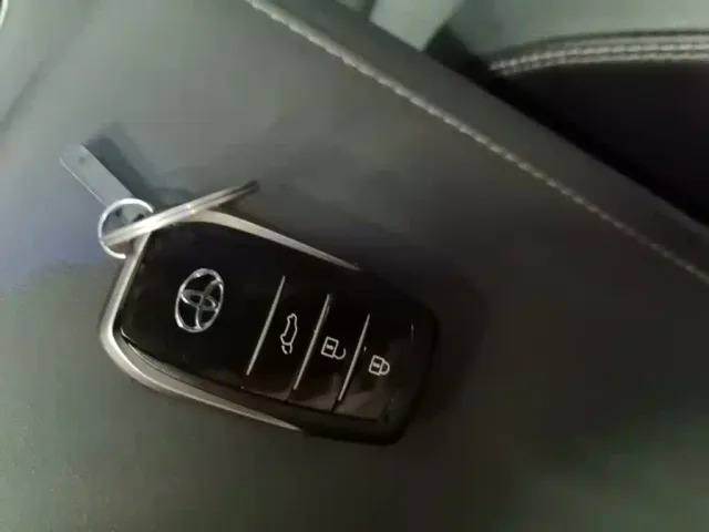Toyota Venza — Фото автомобиля 8
