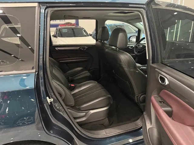 GAC Trumpchi M6 — Фото автомобиля 11