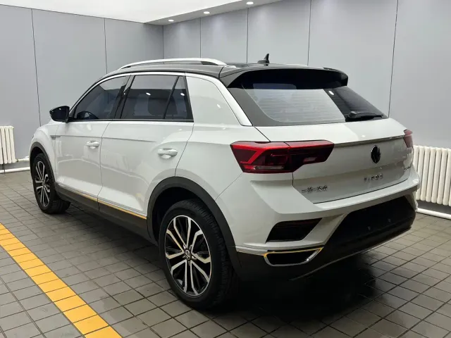 Volkswagen T-Roc — Фото автомобиля 4
