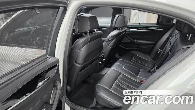 BMW 5 Series G30 — Фото автомобиля 12