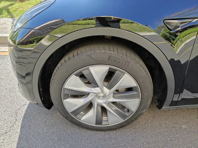 Tesla Model Y — Фото автомобиля 22
