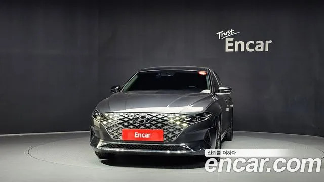 Hyundai Grandeur New — Фото автомобиля 3