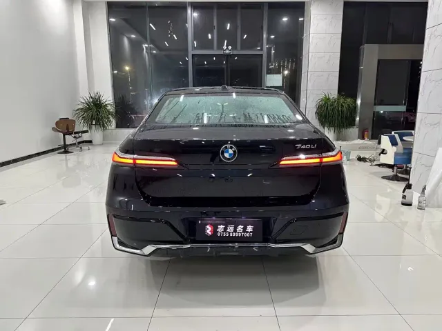 BMW 7 Series — Фото автомобиля 3