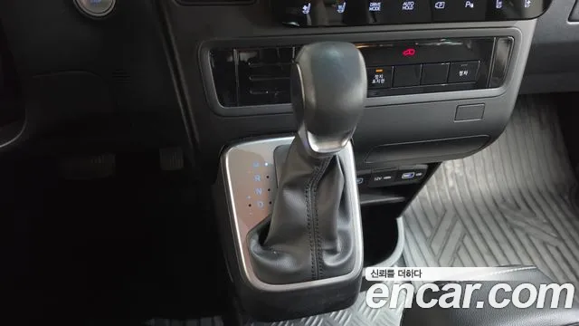 Hyundai Staria Staria — Фото автомобиля 9