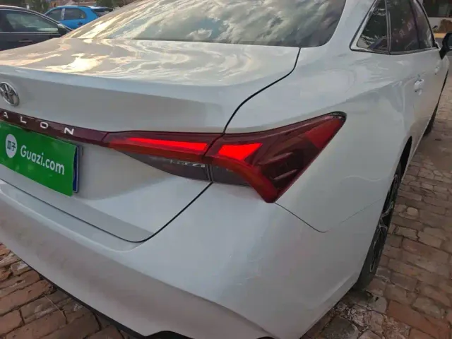 Toyota Avalon — Фото автомобиля 7