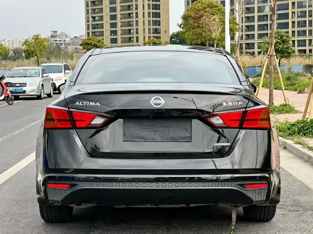 Nissan Teana — Фото автомобиля 5