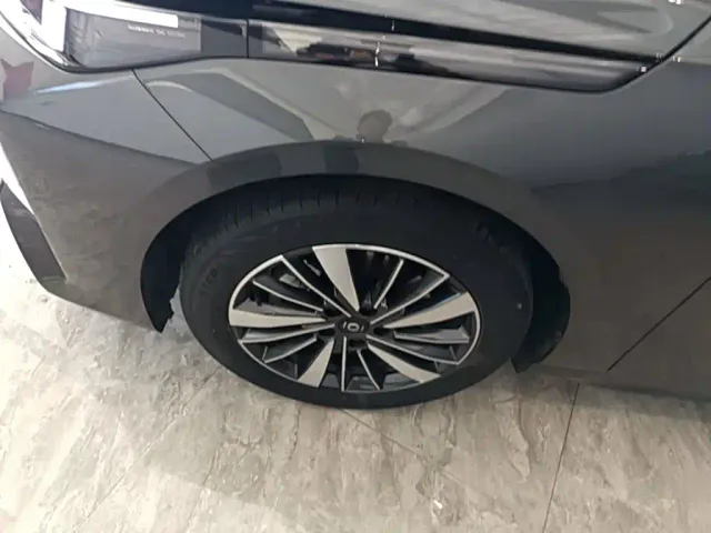 Changan Qiyuan A05 — Фото автомобиля 22