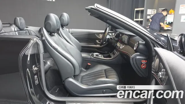 Mercedes-Benz E-Class — Фото автомобиля 25