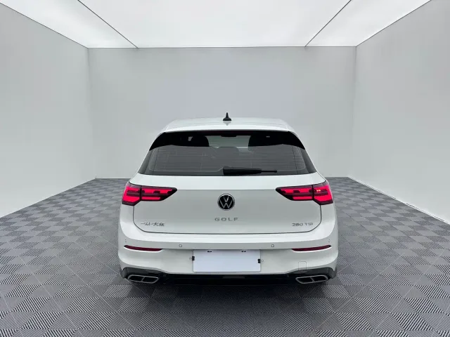 Volkswagen Golf — Фото автомобиля 5