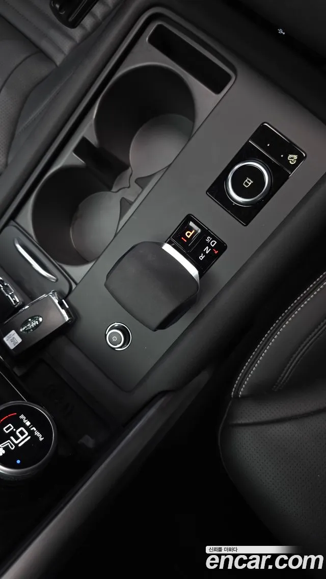 Land Rover Discovery — Фото автомобиля 9
