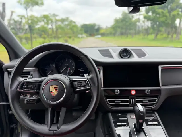 Porsche Macan — Фото автомобиля 16