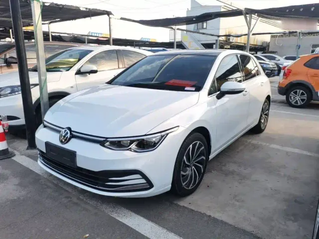 Фотография автомобиля — Volkswagen Golf