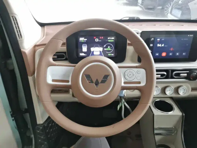 Wuling Hongguang Mini EV — Фото автомобиля 10