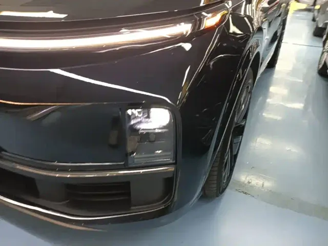 Li Auto L8 — Фото автомобиля 23