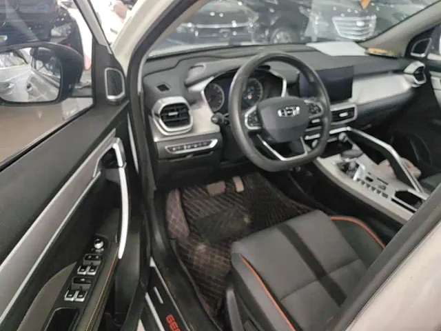 Geely Binyue — Фото автомобиля 11