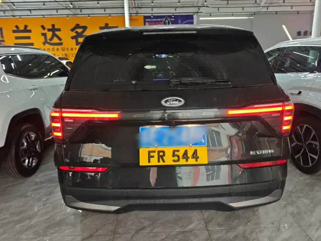 Ford Edge — Фото автомобиля 6