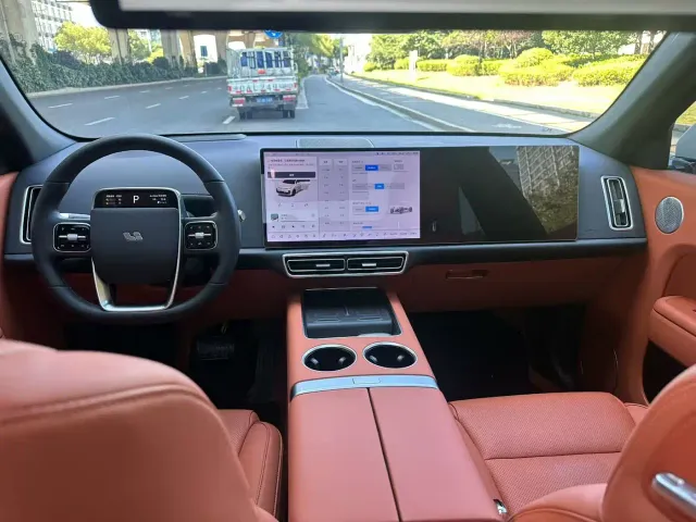 Li Auto L7 — Фото автомобиля 7