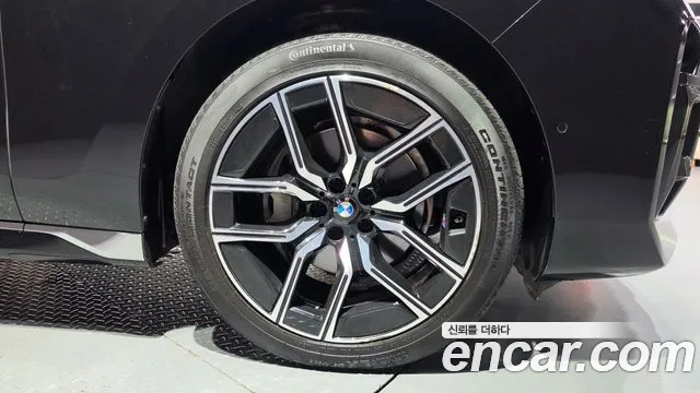 BMW 7-Series — Фото автомобиля 5
