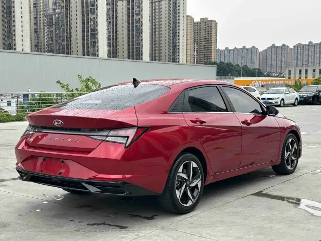 Hyundai Elantra — Фото автомобиля 6
