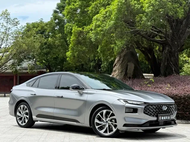 Ford Mondeo — Фото автомобиля 3