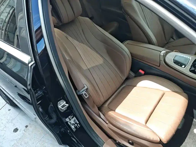 Mercedes-Benz E-Class — Фото автомобиля 24