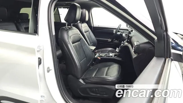 Ford Explorer — Фото автомобиля 24
