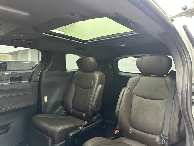 Toyota Granvia — Фото автомобиля 10