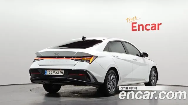 Hyundai Avante — Фото автомобиля 2