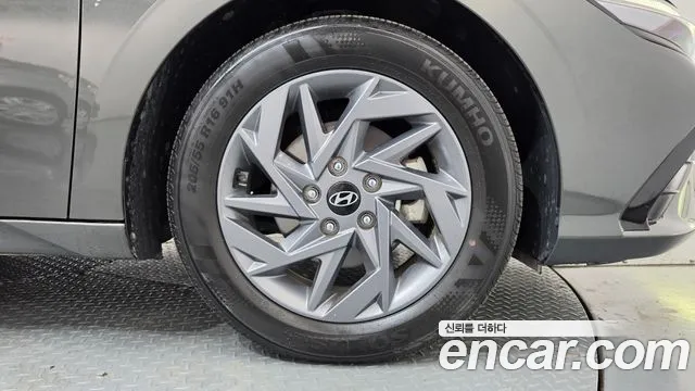 Hyundai Avante CN7 — Фото автомобиля 6