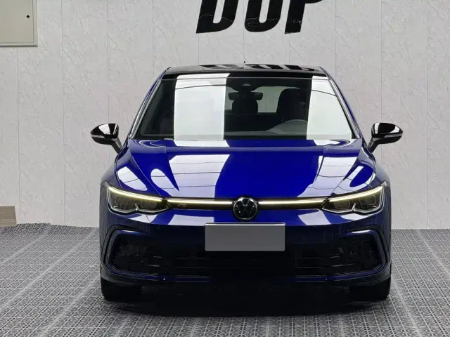 Volkswagen Golf — Фото автомобиля 2